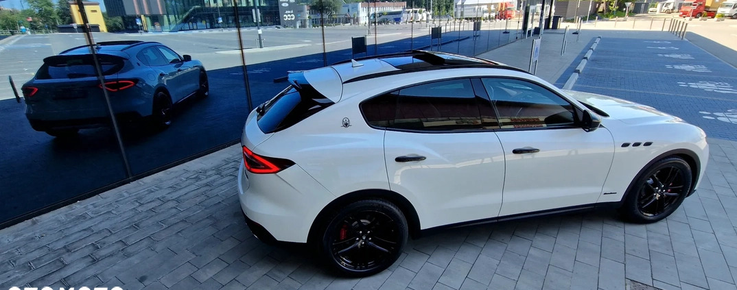 Maserati Levante cena 245000 przebieg: 61800, rok produkcji 2018 z Limanowa małe 466